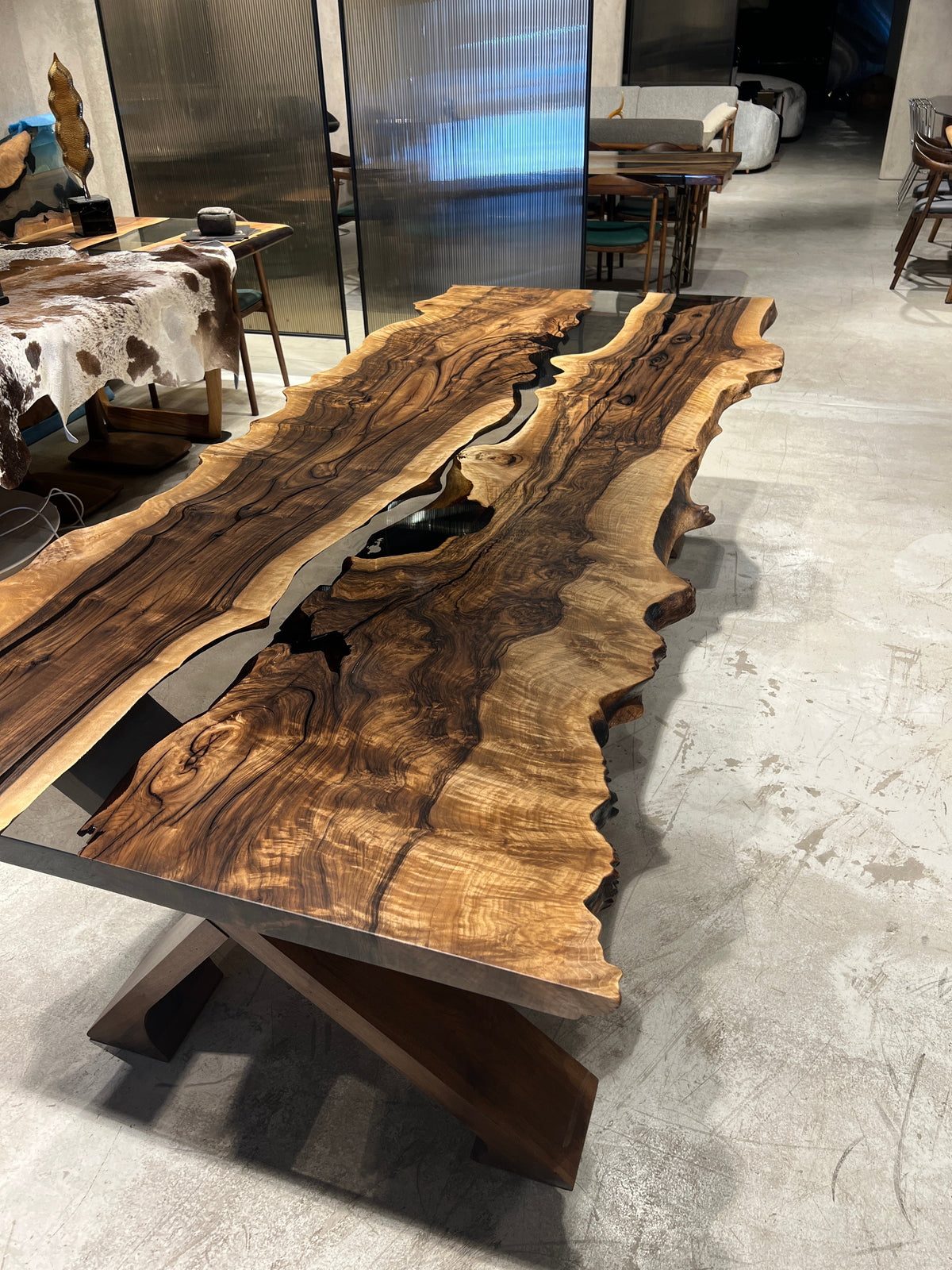Live Edge, Resin/Walnut Dining Table