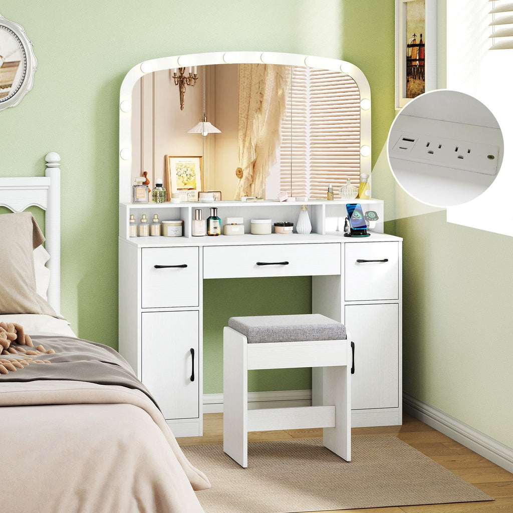 Lighted Makeup Table/Stool