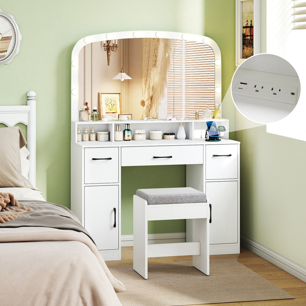 Lighted Makeup Table/Stool
