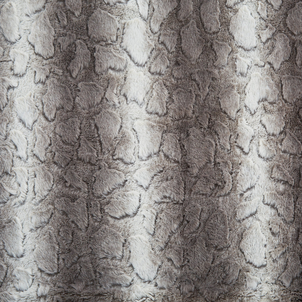 Silver Snow Giraffe Faux Fur Throw Blanket